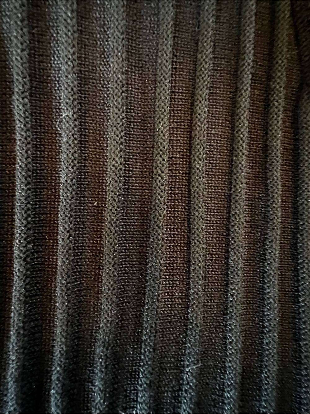 Pinque Black Ribbed V-Neck Button-Front Cardigan - Small - Picture 7 of 8